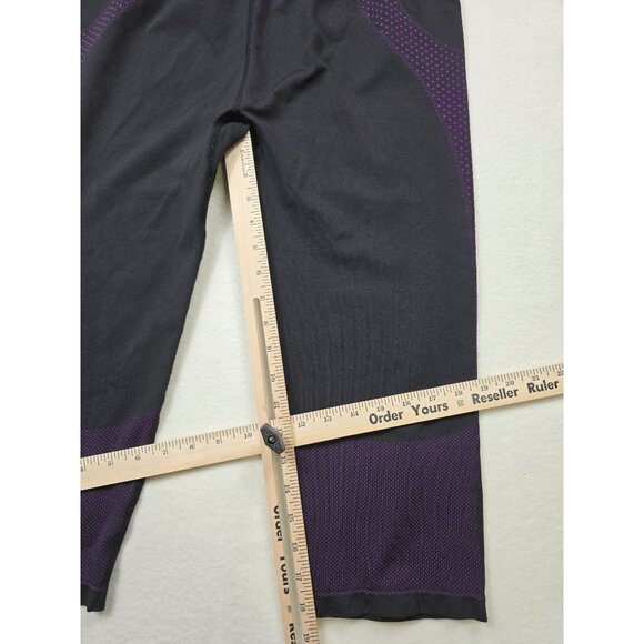Be Inspired Womens 1X Activewear Capri Leggings Black & Purple Yoga Hiking - Picture 4 of 4